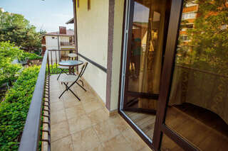 Гостиница Лорис Геленджик Трехместный номер с балконом-4