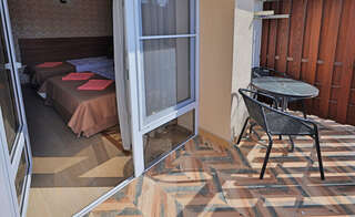 Гостиница Лорис Геленджик Трехместный номер с балконом-8