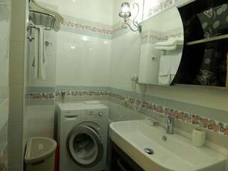 Гостиница Лорис Геленджик Улучшенный семейный номер-2