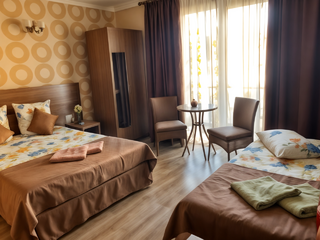 Гостиница Лорис Геленджик Стандартный четырехместный номер-1