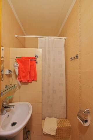 Гостиница Лорис Геленджик Двухместный номер с 1 кроватью и балконом-8