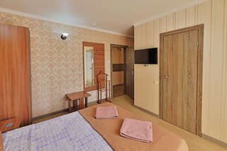 Гостиница Лорис Геленджик Двухместный номер с 1 кроватью и балконом-15