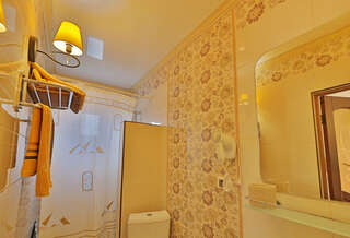 Гостиница Лорис Геленджик Трехместный номер-9